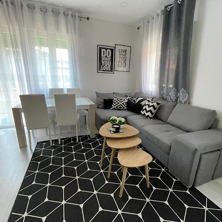 Casa Di Isabelle Venezia Apartment Mestre Luaran gambar
