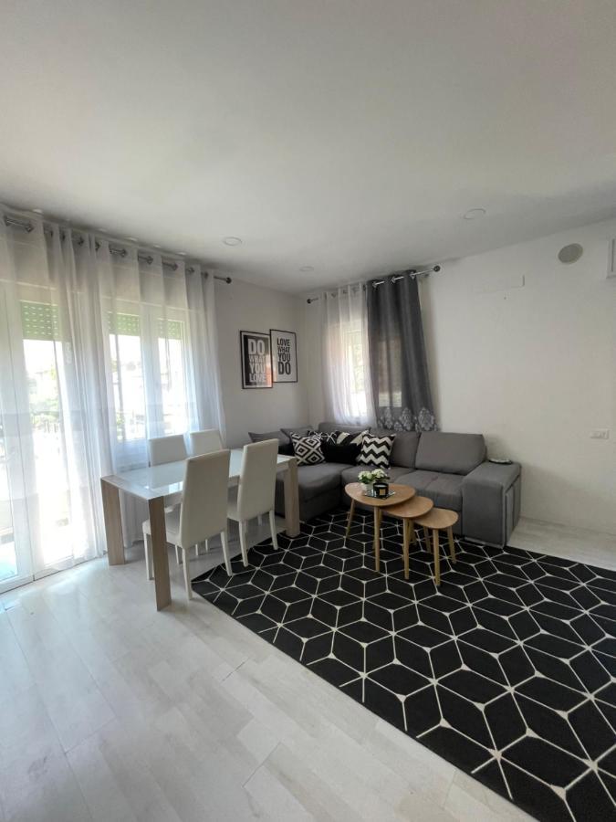 Casa Di Isabelle Venezia Apartment Mestre Luaran gambar