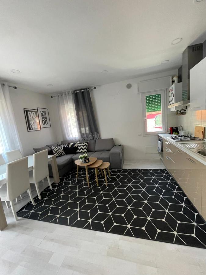 Casa Di Isabelle Venezia Apartment Mestre Luaran gambar